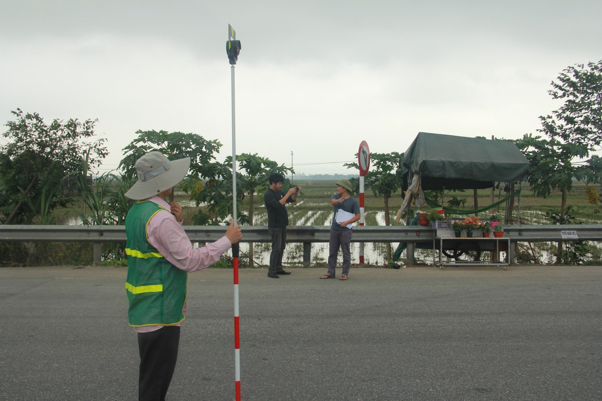 Tổng cục Đường bộ khảo sát khẩn hiện trạng “ngã tư chết người” - Ảnh 4.