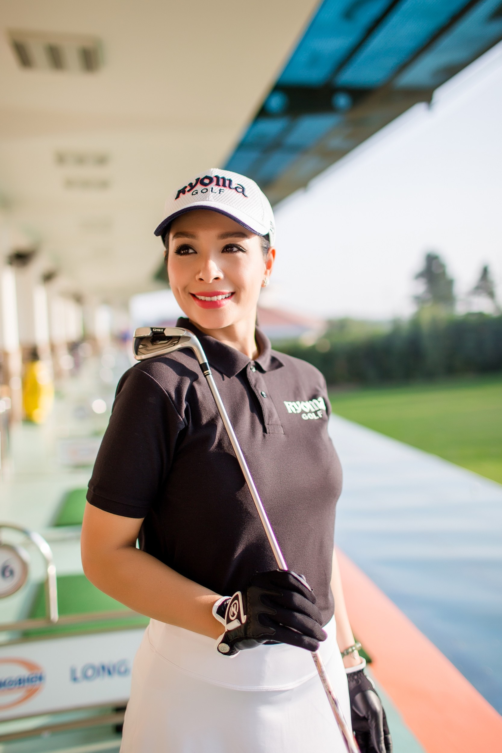 Cựu người mẫu Thuý Hằng thử sức ở vai trò mới - Ảnh 3. Cựu người mẫu Thuý Hằng thử sức ở vai trò mới - Ảnh 3.