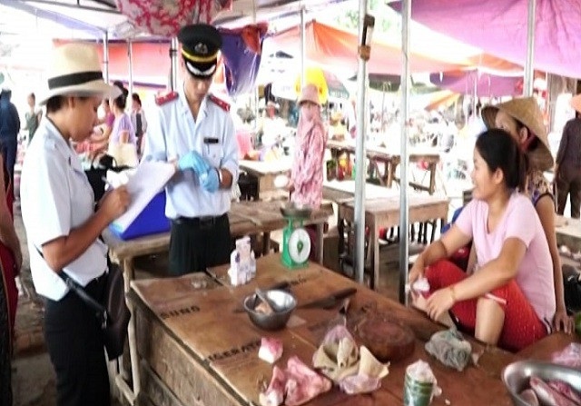 Quảng Bình: Phát hiện hơn 1.300 trường hợp vi phạm ATVSTP - Ảnh 1. Quảng Bình: Phát hiện hơn 1.300 trường hợp vi phạm ATVSTP - Ảnh 1.