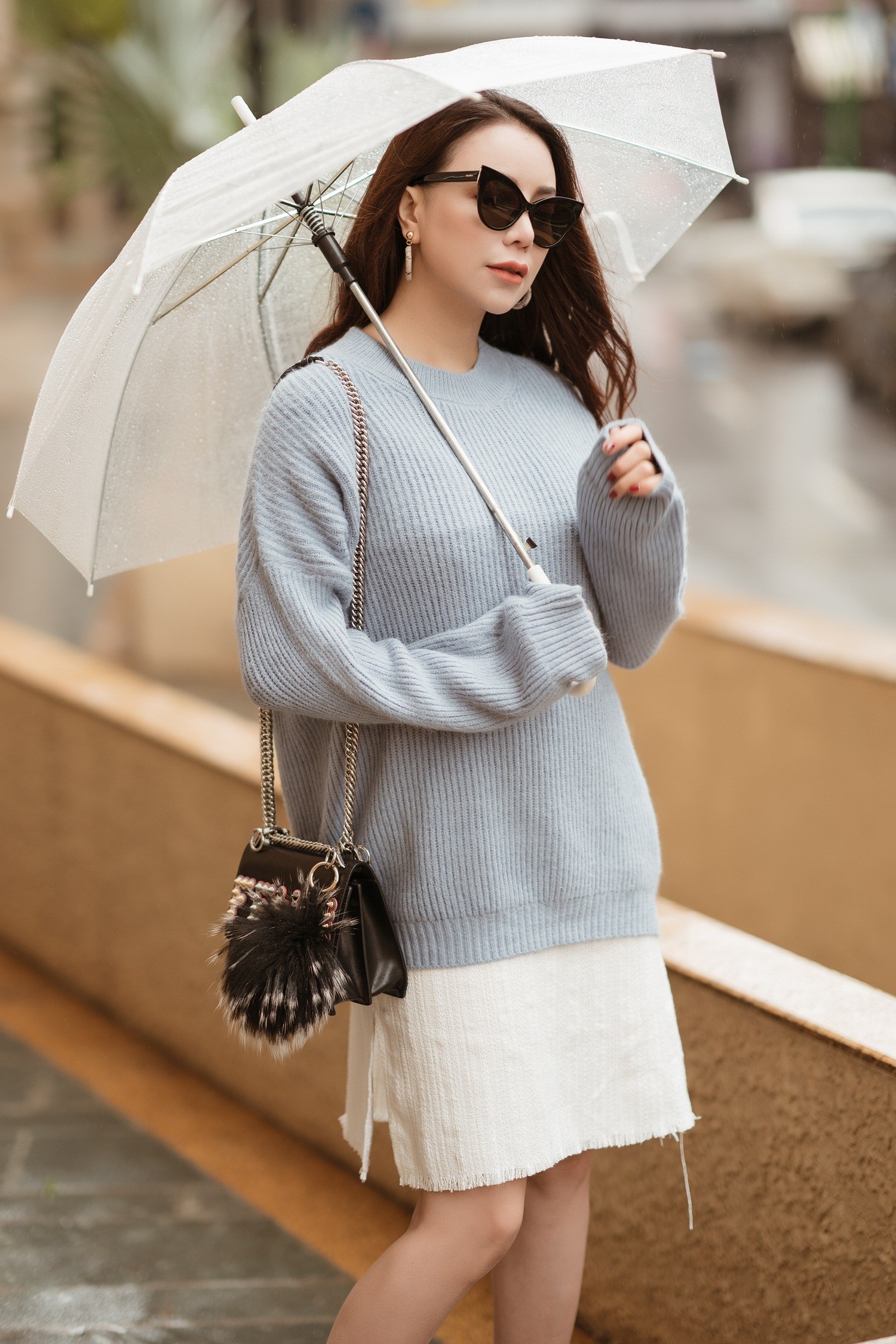 Cuộc sống mẹ đơn thân nóng bỏng nhất nhì showbiz ra sao sau tuyên bố “không hối hận”? - Ảnh 4. Cuộc sống mẹ đơn thân nóng bỏng nhất nhì showbiz ra sao sau tuyên bố “không hối hận”? - Ảnh 4.