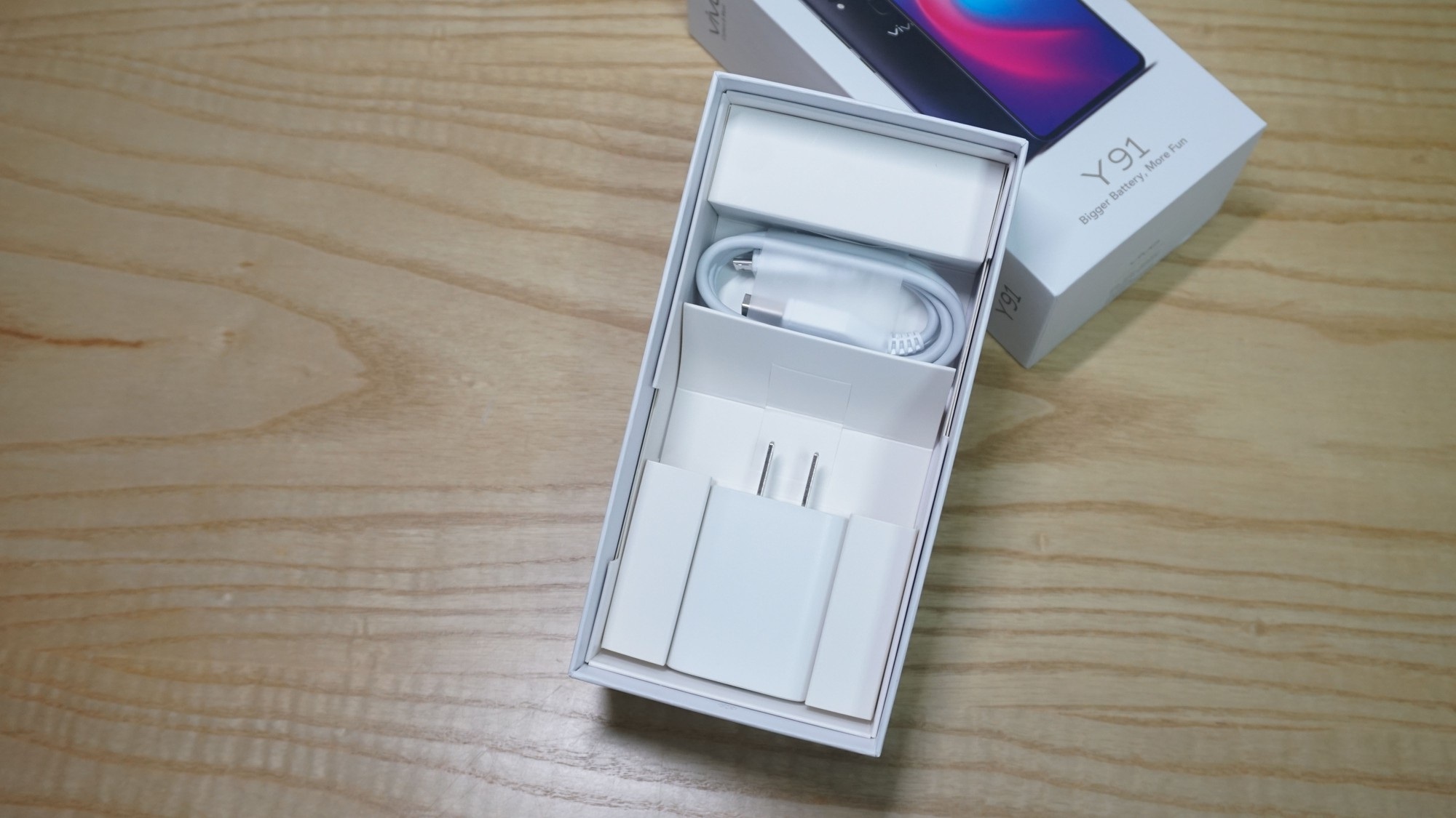 Đập hộp Vivo Y91 màn hình giọt sương giá 4,5 triệu đồng - Ảnh 3. Đập hộp Vivo Y91 màn hình giọt sương giá 4,5 triệu đồng - Ảnh 3.