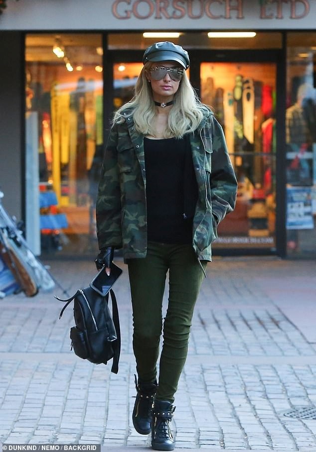 Paris Hilton sành điệu ra phố mua sắm - Ảnh 4. Paris Hilton sành điệu ra phố mua sắm - Ảnh 4.