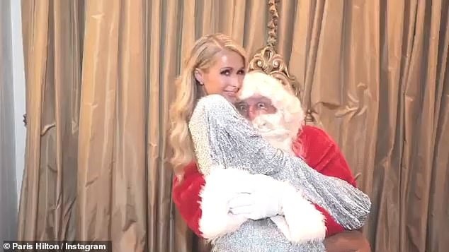 Paris Hilton sành điệu ra phố mua sắm - Ảnh 7. Paris Hilton sành điệu ra phố mua sắm - Ảnh 7.