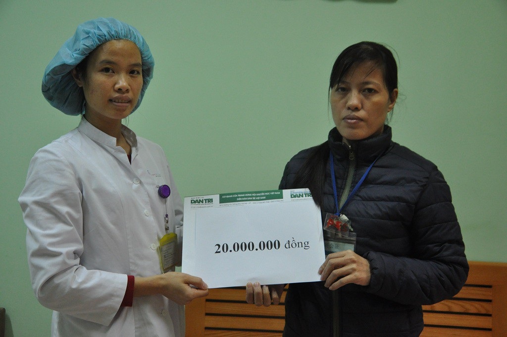 Bạn đọc Dân trí hỗ trợ nóng 20 triệu đồng đến cậu bé Đức ghép phổi - Ảnh 2. Bạn đọc Dân trí hỗ trợ nóng 20 triệu đồng đến cậu bé Đức ghép phổi - Ảnh 2.