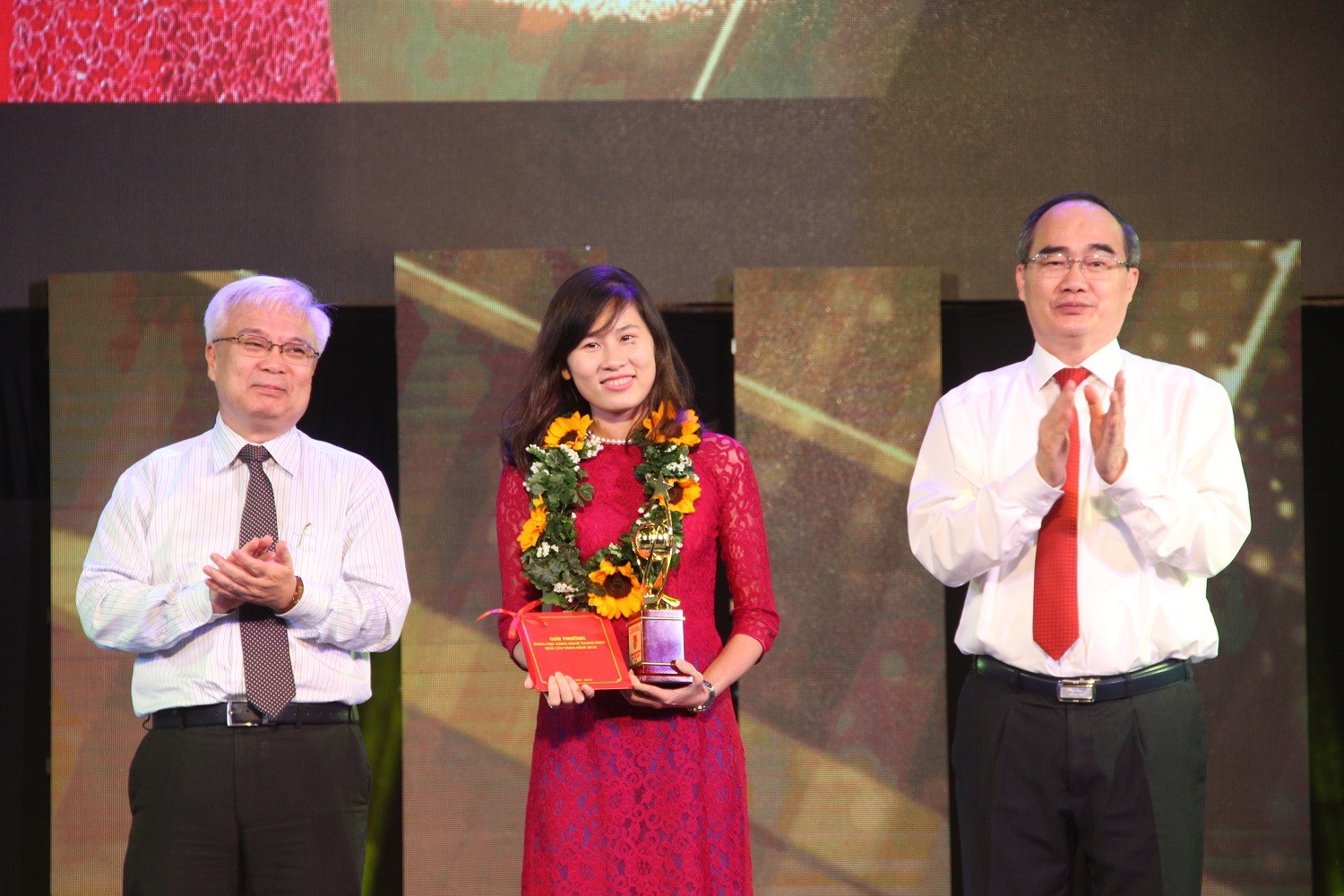 10 tài năng khoa học trẻ nhận giải thưởng Quả cầu vàng 2018 - Ảnh 1. 10 tài năng khoa học trẻ nhận giải thưởng Quả cầu vàng 2018 - Ảnh 1.