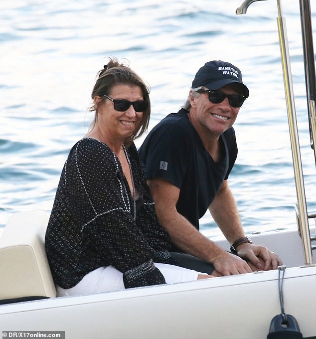  Rocker Jon Bon Jovi and his wife Dorothea Hurley are enjoying their Christmas holidays in St. Barts with their families. The wealthy couple have been married for almost 30 years 