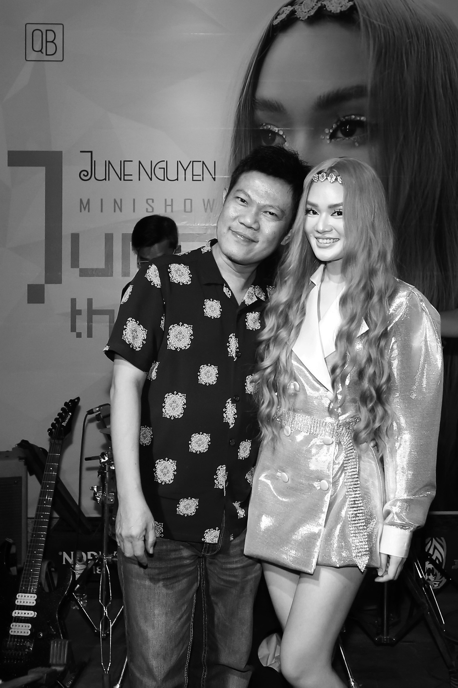 Nhạc sĩ Quốc Bảo tình cảm bên nàng thơ June Nguyễn - Ảnh 4. Nhạc sĩ Quốc Bảo tình cảm bên nàng thơ June Nguyễn - Ảnh 4.