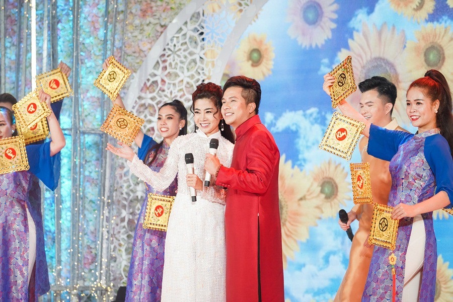 Mai Phương trở lại sau ung thư, hát say sưa cùng Elly Trần, Thúy Diễm - Ảnh 6. Mai Phương trở lại sau ung thư, hát say sưa cùng Elly Trần, Thúy Diễm - Ảnh 6.
