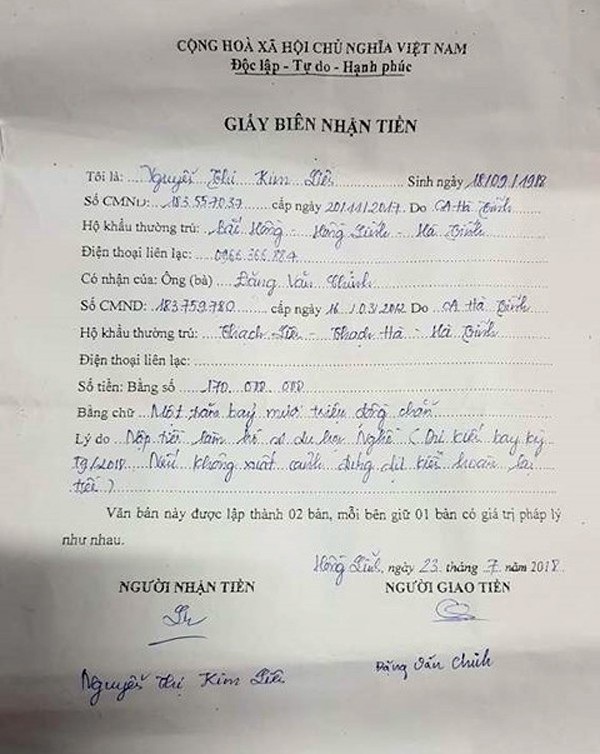 Vụ trót tin “giảng viên đại học rởm”: Làm rõ trách nhiệm của một Trung úy quân đội - 1 Nguyễn Thị Kim Liên nhận tiền của hàng chục trường hợp, nhưng hiện đã rời khỏi địa bàn.