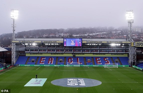 
Selhurst Park trước giờ bóng lăn
