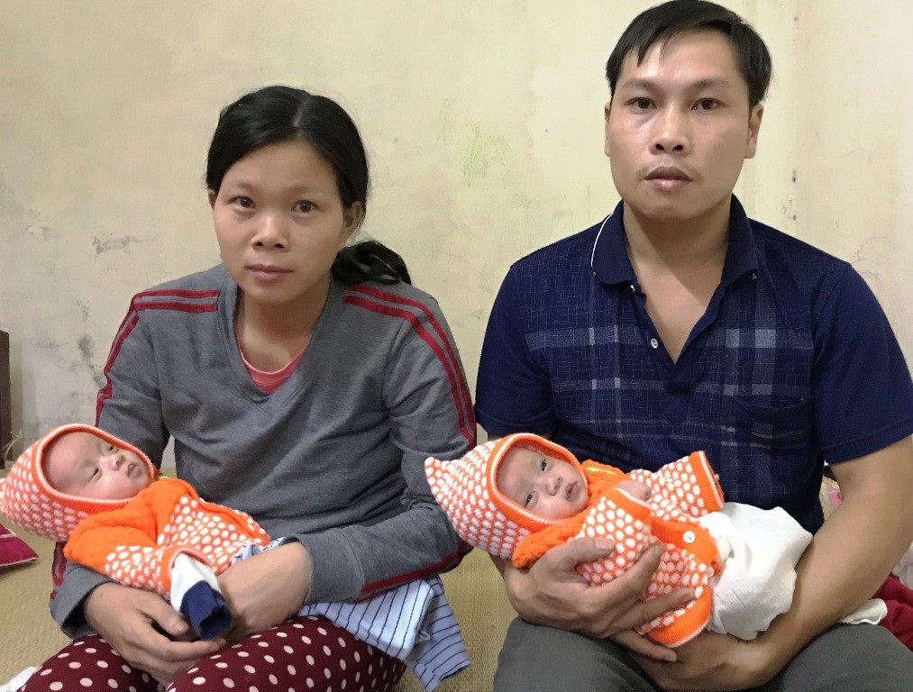 Thương bé sinh đôi chống chọi với bệnh tim bẩm sinh phức tạp - Ảnh 3. Thương bé sinh đôi chống chọi với bệnh tim bẩm sinh phức tạp - Ảnh 3.