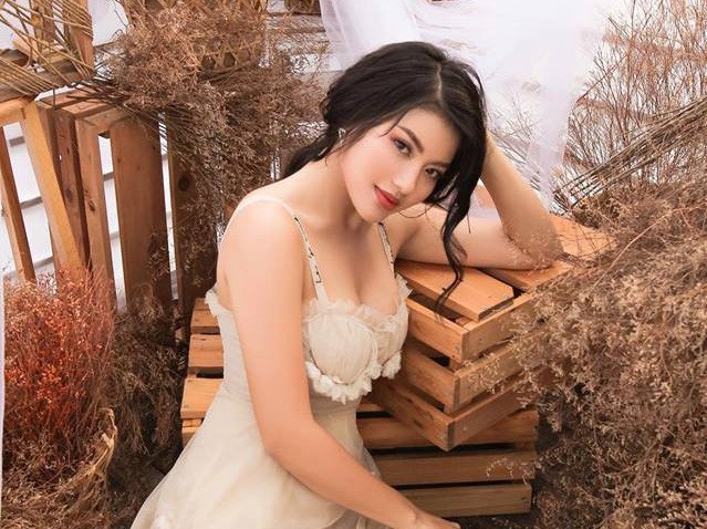 Diễn viên Ly Na Trang: Đầu xuân năm mới, Ly Na Trang kính chúc độc giả Dân Trí cùng toàn thể anh chị em nhà báo đang công tác tại tòa soạn báo Dân Trí 1 năm mới phát tài phát lộc, mọi điều thuận lợi, may mắn. Chúc báo Dân Trí ngày càng phát triển vững mạnh và được độc giả ngày càng yêu mến vì sự công tâm và uy tín của mình.