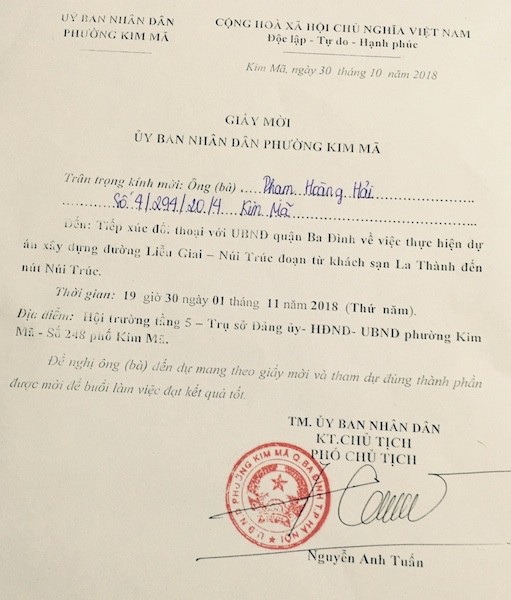 Lùm xum khiếu nại dự án làm đường Liễu Giai - Núi Trúc: Đối thoại chưa tìm được tiếng nói chung! - 1
UBND phường Kim Mã mời người dân đối thoại để giải quyết sự việc.