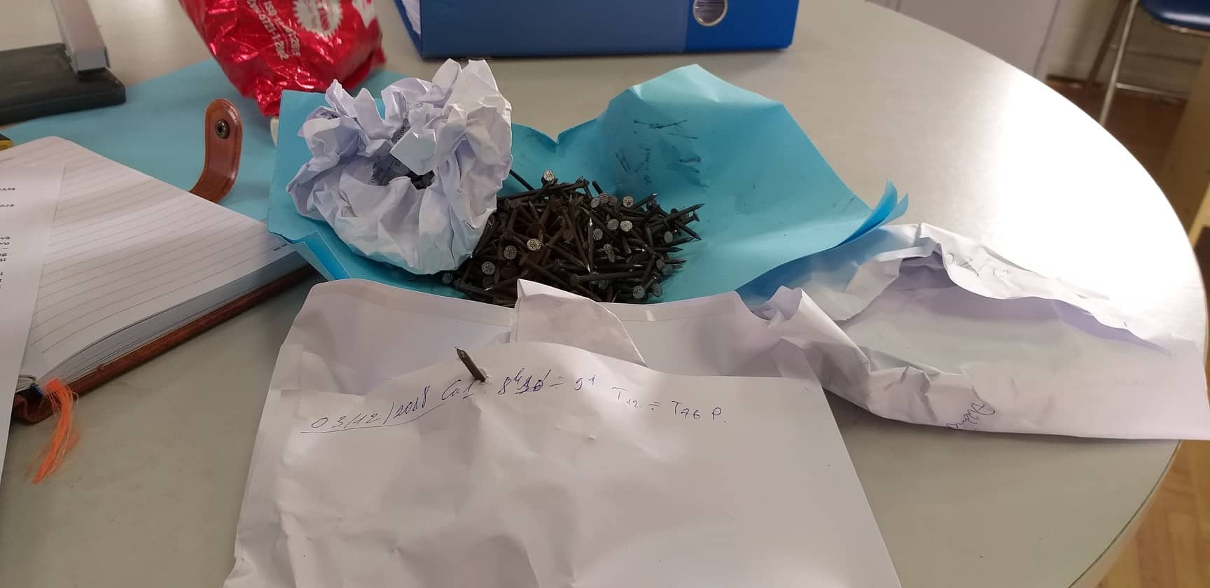 Đã tìm ra nghi phạm rải đinh “bẫy” xe trên cầu vượt biển dài nhất Việt Nam - Ảnh 1. Đã tìm ra nghi phạm rải đinh “bẫy” xe trên cầu vượt biển dài nhất Việt Nam - Ảnh 1.