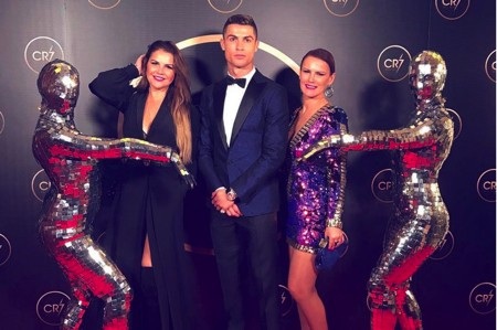 C.Ronaldo “trượt” Quả bóng vàng 2018, chị gái đổ tại… mafia - 1 CR7 được hai chị gái đồng loạt lên tiếng ủng hộ
