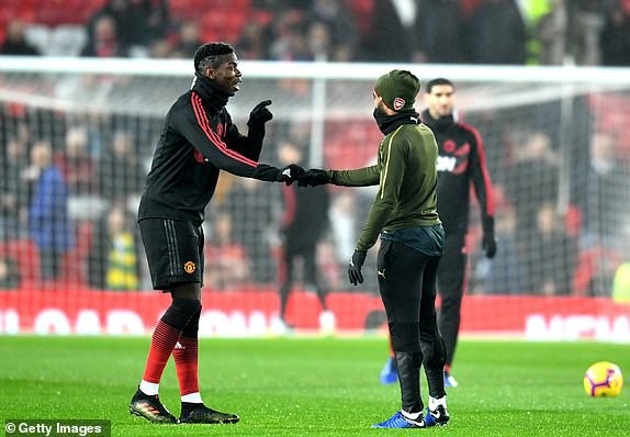
Pobga nói chuyện với đồng hương Lacazette, tiền đạo của Arsenal từng có vài trận được triệu tập vào tuyển Pháp nhưng do phong độ không ổn định nên anh đã không được dự World Cup 2018 vừa qua
