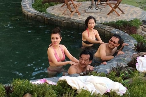 Nghịch lý chuyện ưa, ghét diễn cùng hotgirl nóng bóng trong làng nghệ - 2 Cảnh của NSND Trung Hiếu, NSƯT Quang Tèo trong hài tết từng gây tranh cãi.