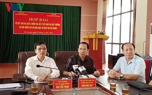 Kỳ thi THPT Quốc gia năm 2019 liệu có ngăn chặn được gian lận? - 3
Bộ GD-ĐT họp báo, công bố kết quả rà soát điểm thi THPT Quốc gia năm 2018 bất thường ở Hà Giang.