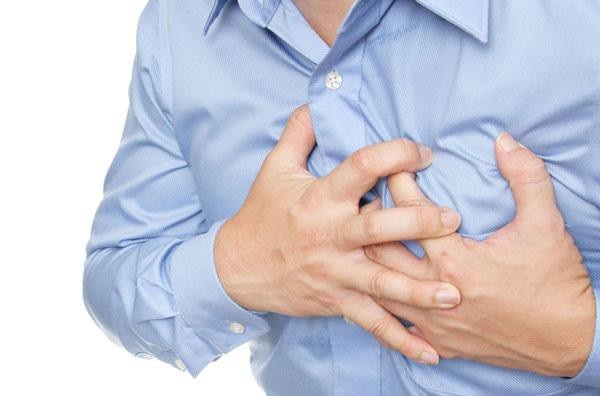 Biến chứng xơ vữa động mạch do rối loạn lipid máu nguy hiểm ra sao? - 3 Tức ngực, khó thể có thể là dấu hiệu động mạch vành bị xơ vữa