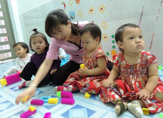 Đến năm 2020, có ít nhất 70% giáo viên mầm non đạt trình độ từ cao đẳng trở lên - 1
Phấn đấu đến năm 2020, có ít nhất 98,5% nhóm, lớp mầm non được học 2 buổi/ngày