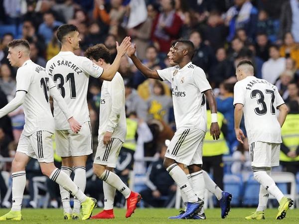 Real Madrid “chật vật” trên hành trình vào… top 4 La Liga - 1
Real Madrid đang dần hồi sinh dưới thời HLV Solari