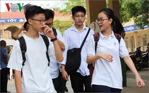 Giáo viên mong có thêm thời gian ôn thi THPT Quốc gia cho học sinh - 2
Nhiều giáo viên mong có thêm thời gian ôn thi THPT Quốc gia cho học sinh thay vì phải đợi đến cuối tháng 4, đầu tháng 5 mới tiến hành (ảnh minh họa)