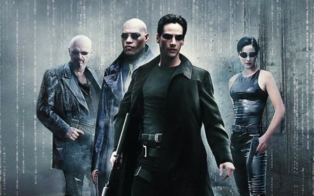 Loạt "bom xịt" cho thấy “sai một ly, đi một dặm” - 3 “The Matrix revolutions” và “The Matrix reloaded” là phần hậu truyện của tuyệt phẩm “The Matrix” và cả hai đã rất cố gắng để tiếp nối ý tưởng kịch bản của người anh cả. Tuy nhiên, mạch phim lại quá rối rắm và kết thúc đi đến việc thoả hiệp giữa người và máy móc, nghĩa là chẳng có gì thay đổi sau cả ba phần phim.