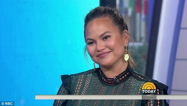 Chrissy Teigen hào hứng đón đứa con thứ 2 - 2
Siêu mẫu áo tắm người Mỹ đang chờ đón đứa con thứ 2 chào đời, đó là 1 bé trai