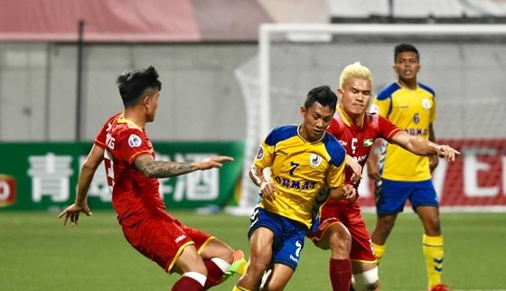 Nguyên Mạnh gãy tay kinh hoàng, SL Nghệ An có 3 điểm đầu tay ở AFC Cup - 1
SL Nghệ An giành chiến thắng ngay trên sân khách