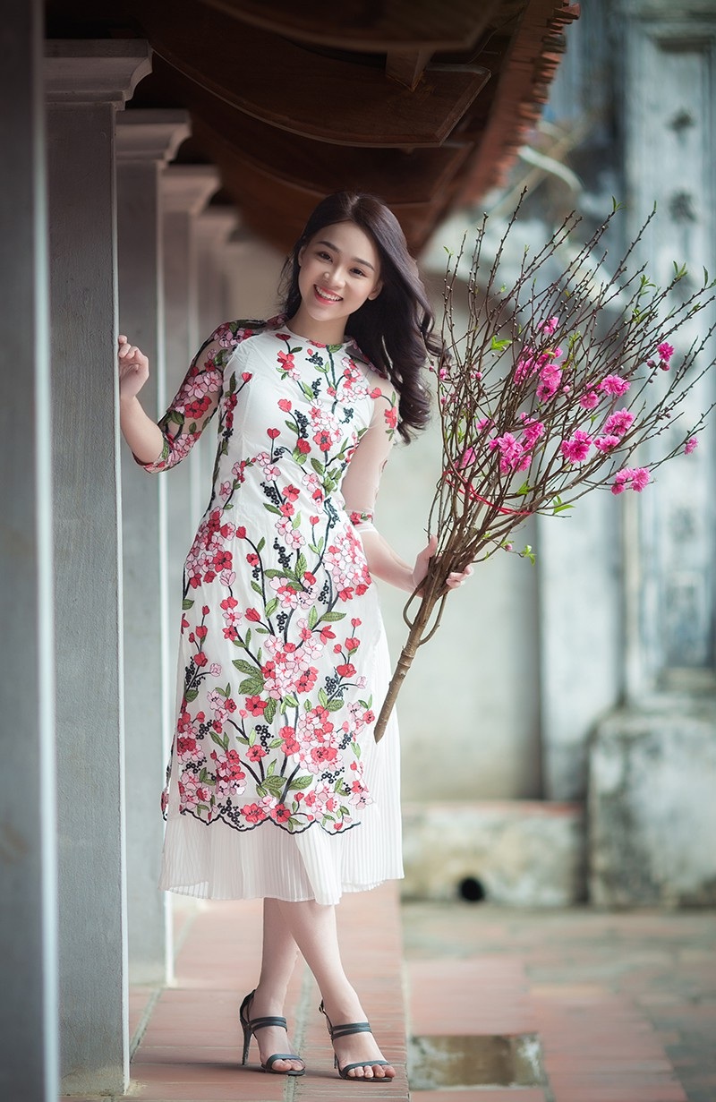 Hot girl xinh đẹp gửi lời chúc Tết độc giả báo Dân trí - 8 Hot girl xinh đẹp gửi lời chúc Tết độc giả báo Dân trí - 8
