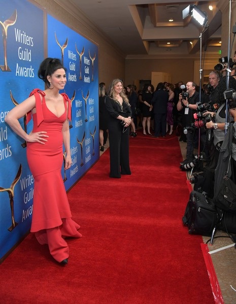 
Vòng một nảy nở cũng khiến Sarah dính nhiều tin đồn làm đẹp bằng dao kéo
