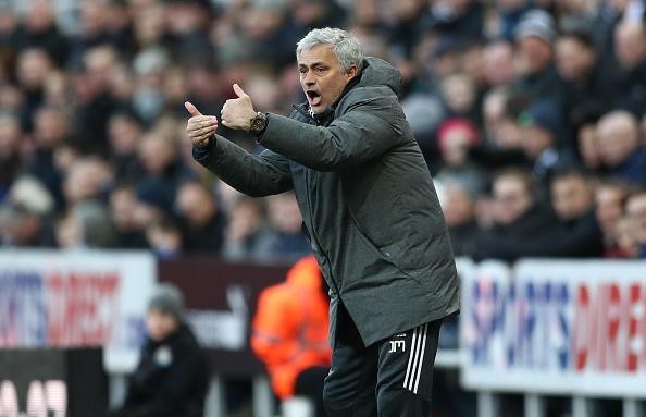Thất bại bẽ mặt, Mourinho ví đối thủ như… con thú - 1 HLV Mourinho lên tiếng khen ngợi Newcastle