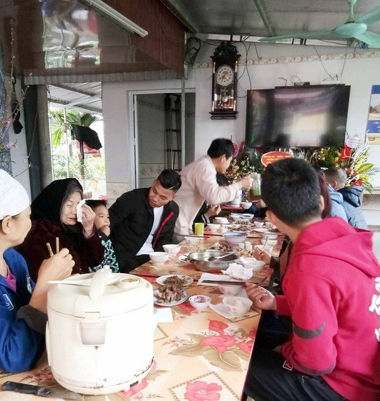 Cái Tết “to hơn bao giờ hết” tại gia đình cầu thủ Văn Thanh - 5 Bữa cơm ấm cúng, hạnh phúc tại gia đình cầu thủ Vũ Văn Thanh những ngày giáp Tết (Ảnh: Gia đình cung cấp).