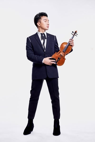 Hoàng Rob - Cảm hứng đương đại với violin - 3 Bên cạnh giải thưởng danh giá Cống hiến, Hoàng Rob tạo được nhiều dấu ấn trong sự nghiệp âm nhạc của mình.