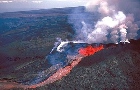 Núi lửa không phun trào có nguy hiểm không? - 2
Núi lửa hoạt động Mauna Loa lớn nhất thế giới ở Hawaii, Mỹ.