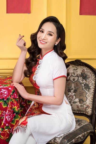 “Hoa hậu” Sao Mai mong Tết để được mẹ… mừng tuổi - 1 Trong dịp Tết Nguyên đán này, Thanh Thanh sẽ vẫn dành toàn bộ thời gian cho gia đình.