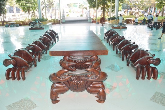 Chiêm ngưỡng bộ salon hình con cua "cực độc" trị giá hơn 2 tỷ đồng - 2