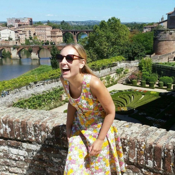 Dũng cảm đăng quảng cáo tìm bạn trai, cô gái nhận về “cơn mưa” lời ngỏ ý - 3 …tuy nhiên một số chàng trai lại cho rằng chiến thuật tình yêu của Rachel quá táo bạo