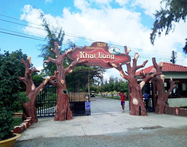 Về Đất Mũi Cà Mau, nhớ ghé hoa viên 12 con giáp ở Khai Long - 3 Cổng vào khu Khai Long.