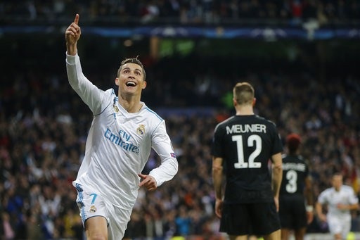 C.Ronaldo xác lập cột mốc chưa từng có ở Champions League - 1 C.Ronaldo là cầu thủ đầu tiên ghi 100 bàn thắng ở Champions League cho 1 CLB.