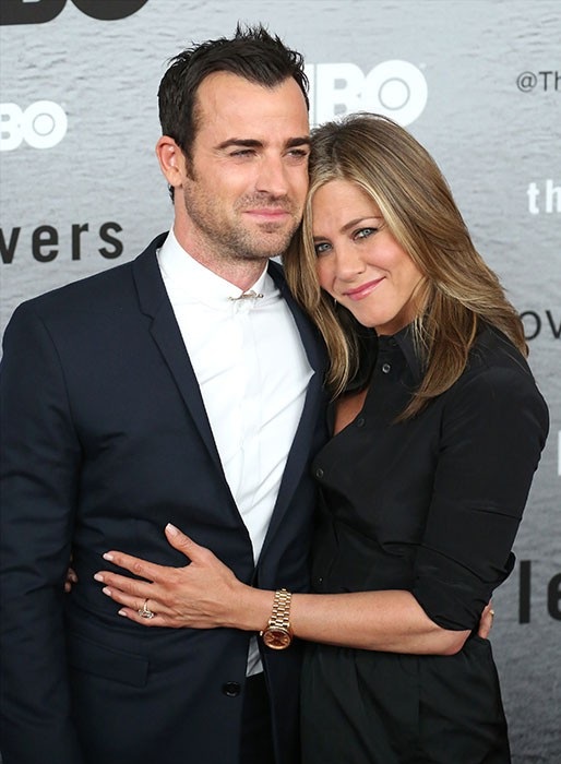 Jennifer Aniston và Justin Theroux ký hợp đồng hôn nhân - 2
Jennifer Aniston và Justin Theroux thường xuất hiện với hình ảnh hoàn hảo ở những nơi công cộng, vì thế không ai nghĩ cặp đôi này lại chia tay chỉ sau 2 năm rưỡi kết hôn