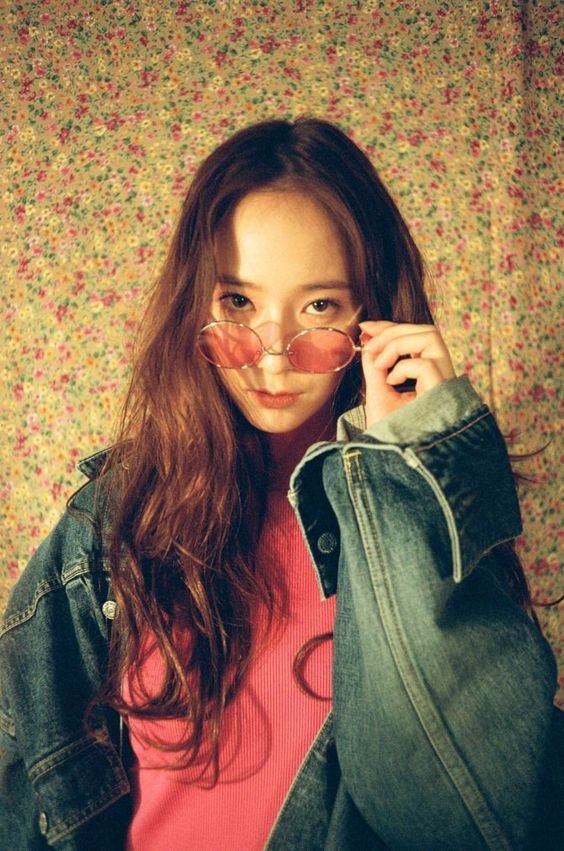 8 nghệ sĩ nổi danh Châu Á sinh năm Tuất - 8 Nữ ca sĩ Hàn Quốc Krystal Jung (sinh năm Giáp Tuất 1994)