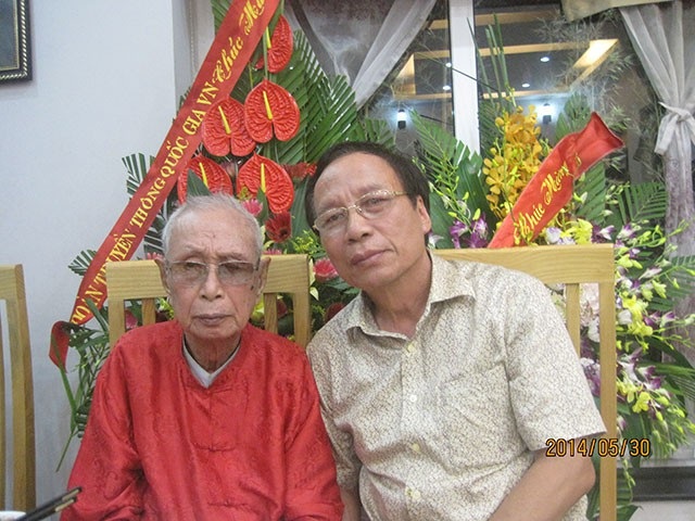 “Lão tướng Tuồng” Mịch Quang qua đời - 1 Soạn giả Mịch Quang và NSND Lê Tiến Thọ - Chủ tịch Hội Nghệ sĩ Sân khấu Việt Nam.