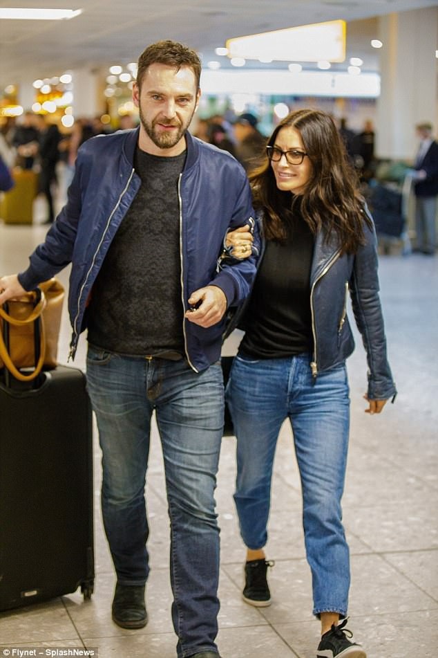 Courteney Cox hôn say đắm bạn trai kém 12 tuổi - 6
Courteney Cox từng kết hôn với nam diễn viên David Arquette từ năm 1999 tới 2013