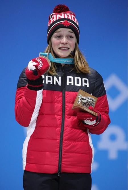 Vận động viên xinh đẹp bị dọa giết chỉ vì giành huy chương Olympic mùa Đông - 1 Kim Boutin vừa bị cổ động viên dọa giết