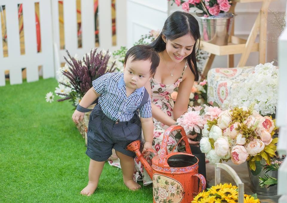 Các sao Việt làm mẹ đơn thân đón Tết như thế nào? - 2 Thanh Trúc và con trai Sumo.