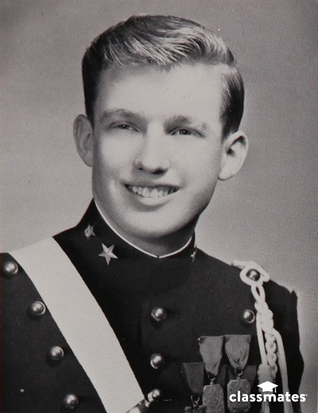 Chùm ảnh hiếm về thời trai trẻ của các tổng thống Mỹ - 1 Tổng thống Donald Trump từng là học viên của Học viện Quân sự New York trước khi nhận bằng cử nhân kinh tế tại Trường Kinh tế Wharton, Đại học Pennsylvania và dấn thân vào thương trường. (Ảnh: Business Insider)