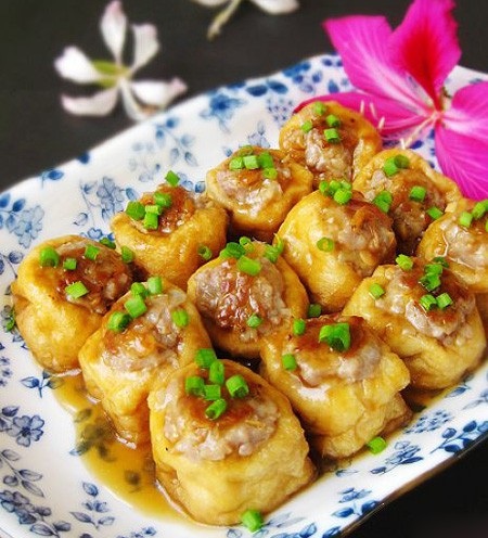 Cách "xử lý" nhanh gọn các thực phẩm thừa sau Tết - 5 Món đậu nhồi thịt tận dụng nguyên liệu là thịt thừa sau Tết.