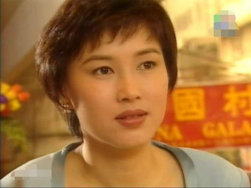 Mỹ nhân của "Ngày mai trời lại sáng" Trần Tú Văn hiện giờ ra sao? - 5 Bên cạnh sự nghiệp diễn xuất, Trần Tú Văn còn là một ca sĩ rất được yêu thích tại Hồng Kong. Thế nhưng, cuộc sống của Trần Tú Văn không hạnh phúc và viên mãn như những vai diễn trên màn ảnh của cô.