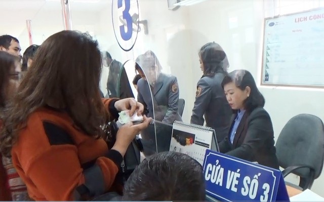 Vé Tàu khan hiếm sau Tết, nhiều người đành lùi ngày rời quê - 3 Vé tàu chặng Vinh - TP.Hồ Chí Minh trở nên khan hiếm sau Tết nguyên đán